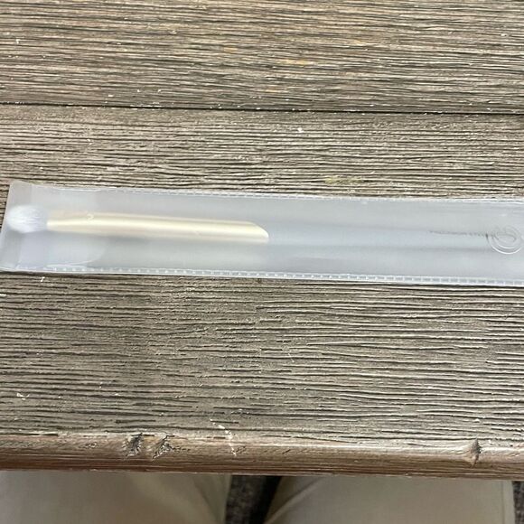 ❣️5/$50 Complex Culture Precision Eyelid Makeup Brush - Picture 5 of 5